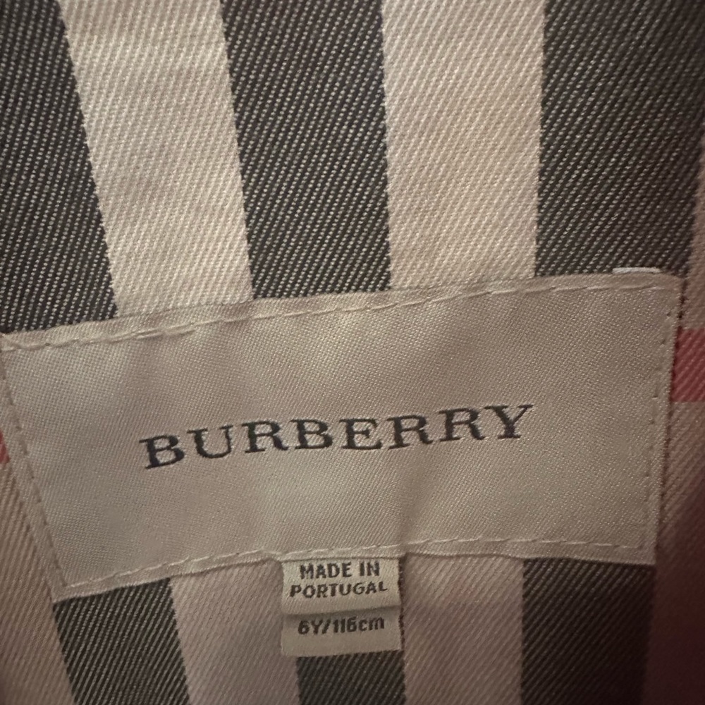Burberry Rain Jacket - 6Y - Picture 3 of 6